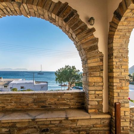 Traditional House By The Sea Istérnia Exterior foto
